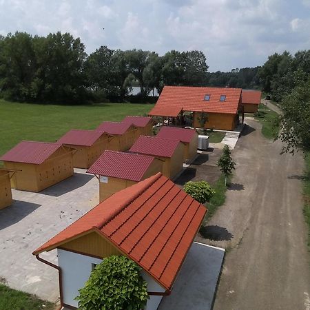 Апартаменти Tomajor Vendeghazak Tiszaeszlar Екстер'єр фото