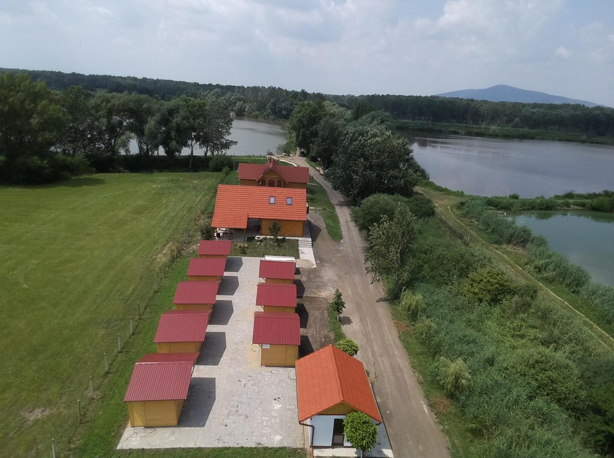 Апартаменти Tomajor Vendeghazak Tiszaeszlar Екстер'єр фото